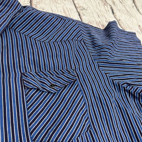 Vintage Corral Western Short Sleeve Pearl Snap Cowboy Button Down Shirt - Picture 4 of 5